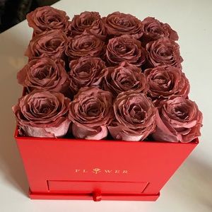 Preserved rose box